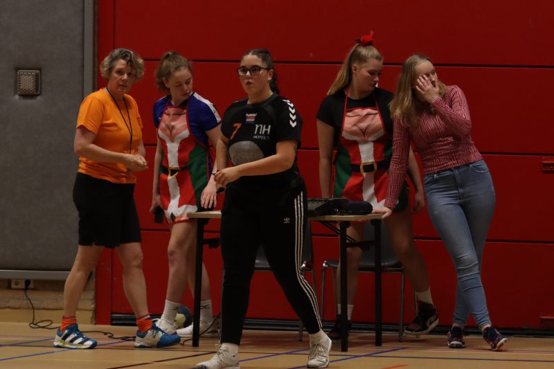 Familie kersthandballen toernooi